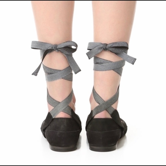 Brand new in box Free People Pressley Wrap Flat - Picture 2 of 6